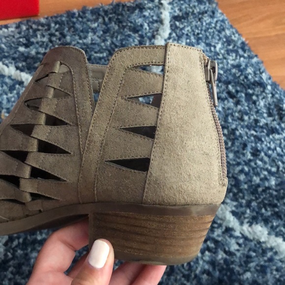 Carlos Santana Bayley Booties - Picture 6 of 16